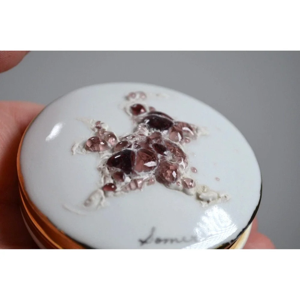 Vintage‎ Ceramic Trinket Dish / Jar with Flip Lid White with Gold Accent Trim